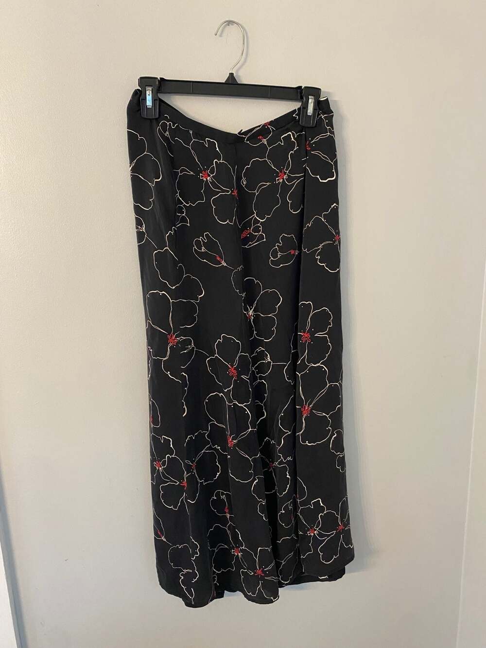 Valerie Stevens Petites Size 6 Black Floral Silk Skirt Party Event Casual